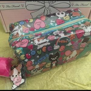 too faced clover makeup bolsa